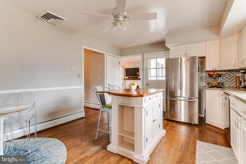 Photo of 9702 LONGVIEW DRIVE