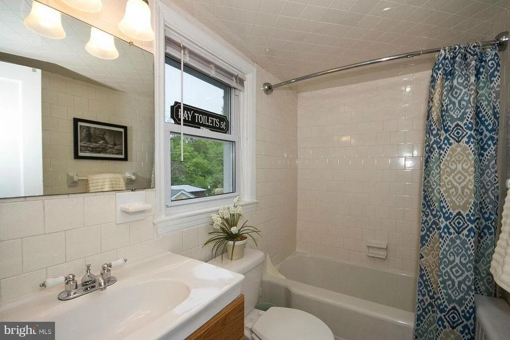 Photo of 806 WARWICK ROAD