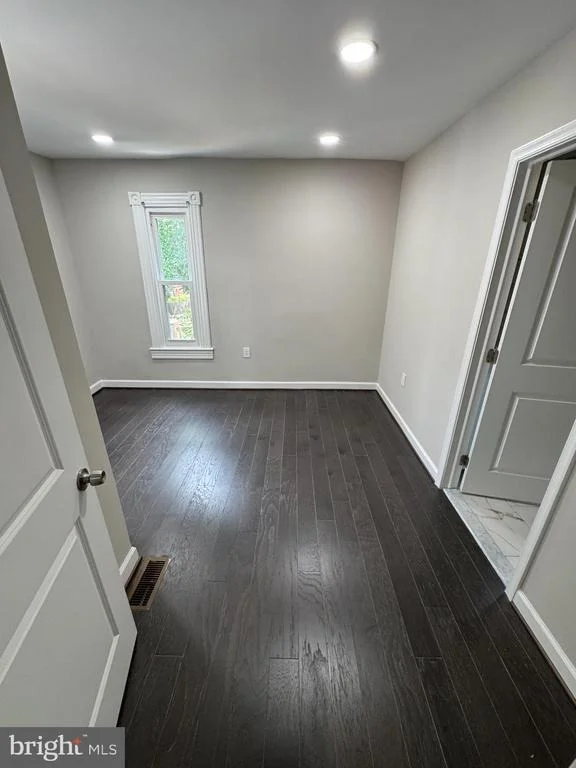 Photo of 1358 VALLEY PLACE SE