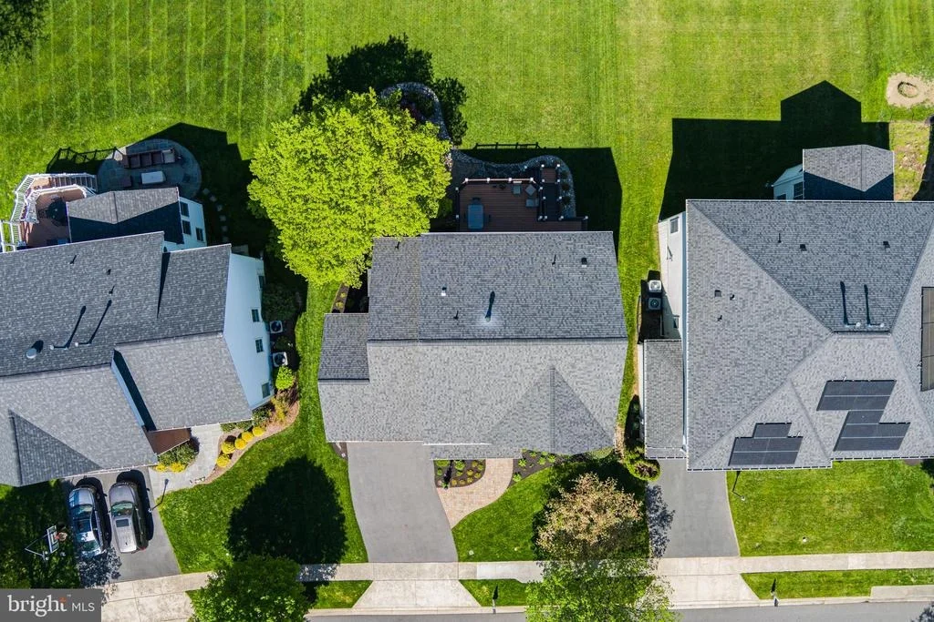 Photo of 9703 ROYAL CREST CIRCLE