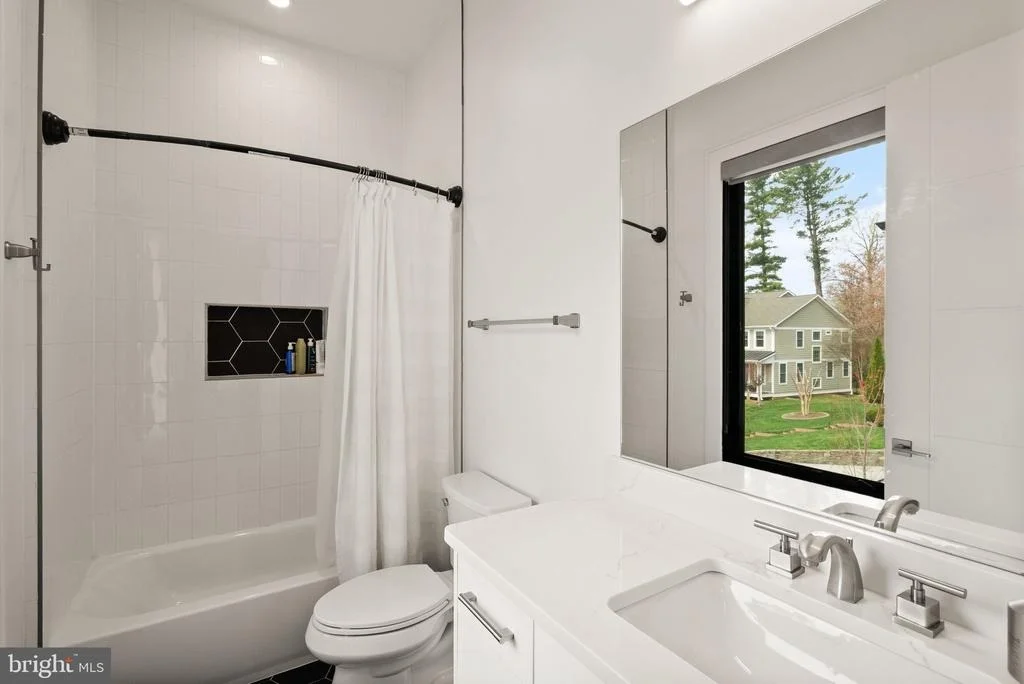 Photo of 1054 KINGLET COURT