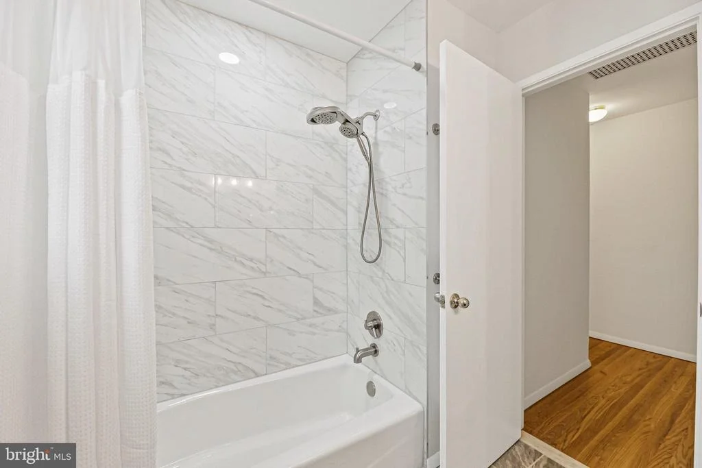 Photo of 4616 EXETER STREET