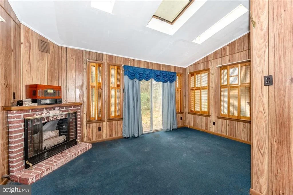 Photo of 239 DEVONSHIRE ROAD NE