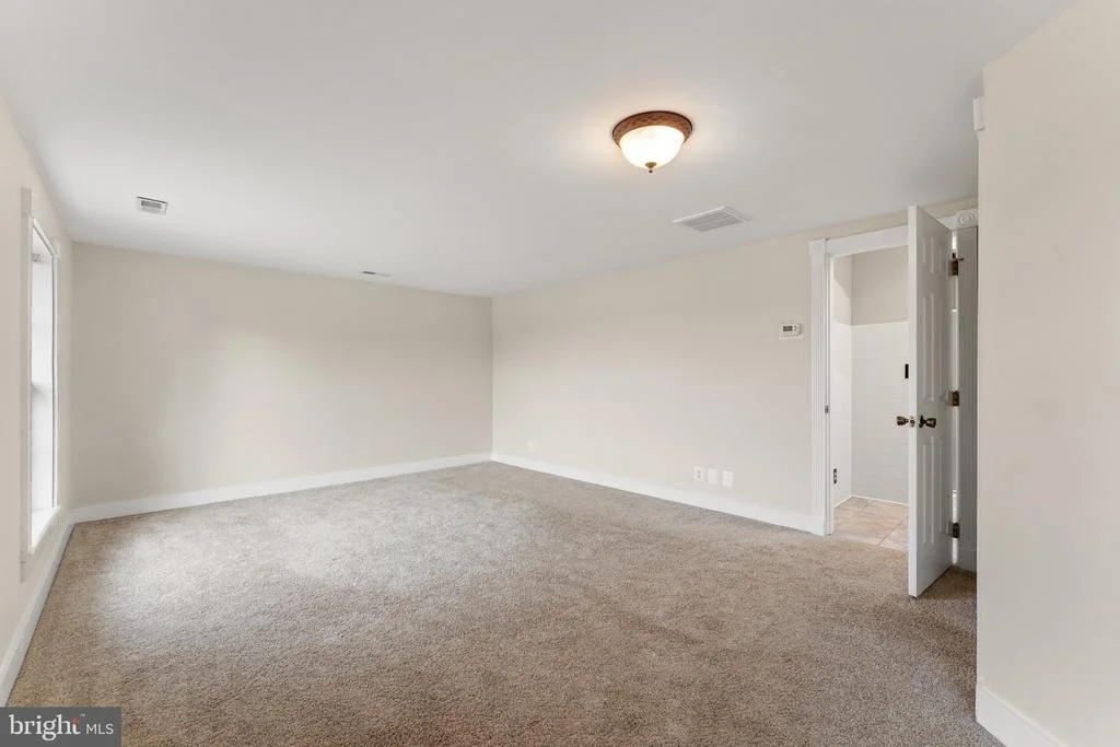 Photo of 18499 AUBURN ROAD