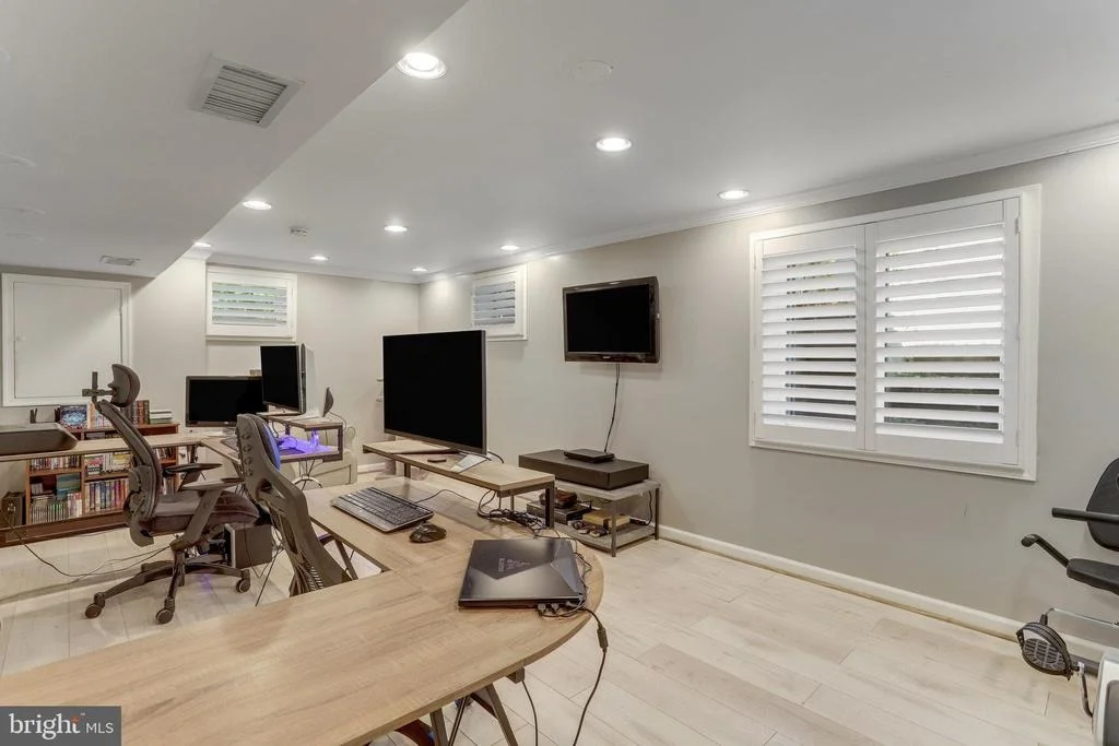 Photo of 6808 HOUNDMASTER ROAD