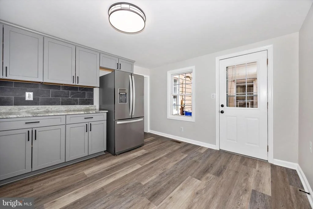Photo of 246 E 7TH STREET