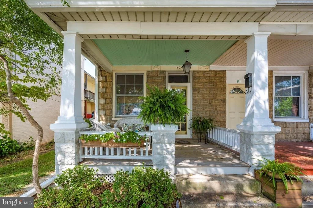Photo of 323 W 7TH STREET