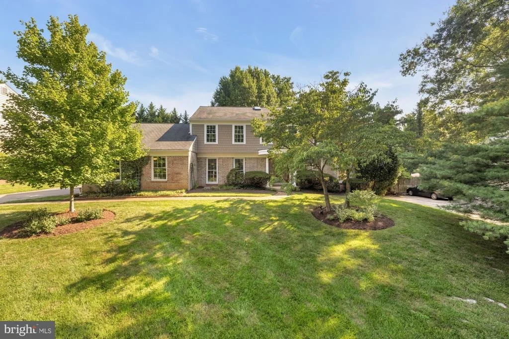 Photo of 8705 BELLS MILL ROAD