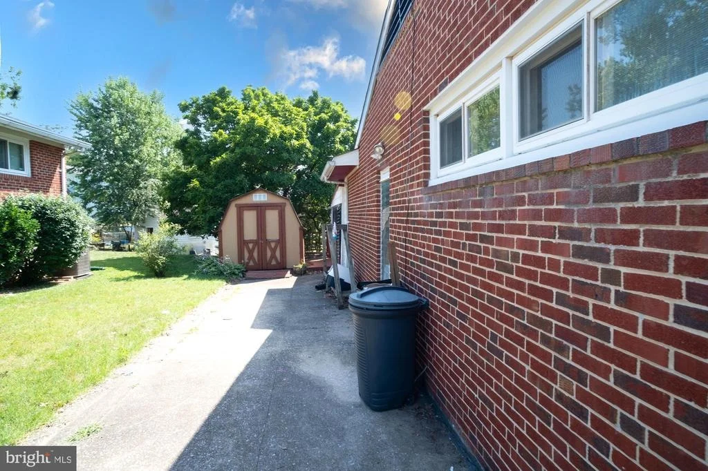 Photo of 1600 CLARIDGE AVENUE