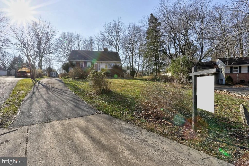 Photo of 6105 WINDHAM ROAD