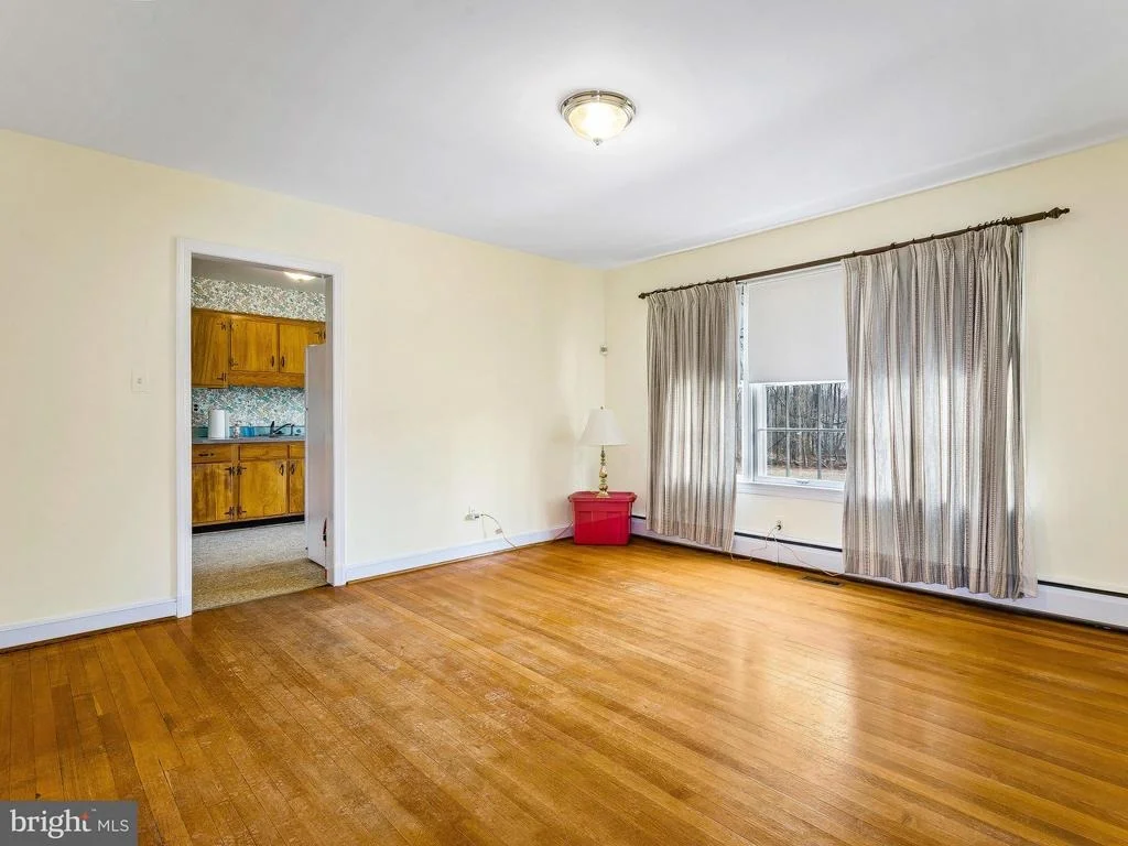 Photo of 17305 BATCHELLORS FOREST ROAD
