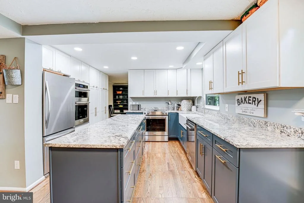 Photo of 15198 HOLLEYSIDE DRIVE