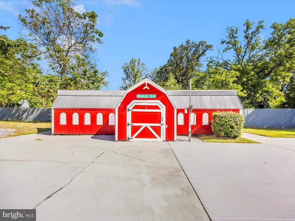 Photo of 17515 DOCTOR BIRD ROAD