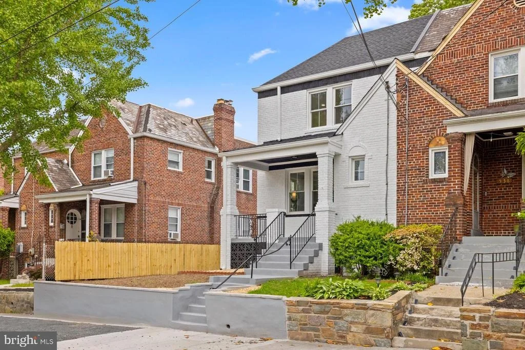 Photo of 536 ONEIDA PLACE NW