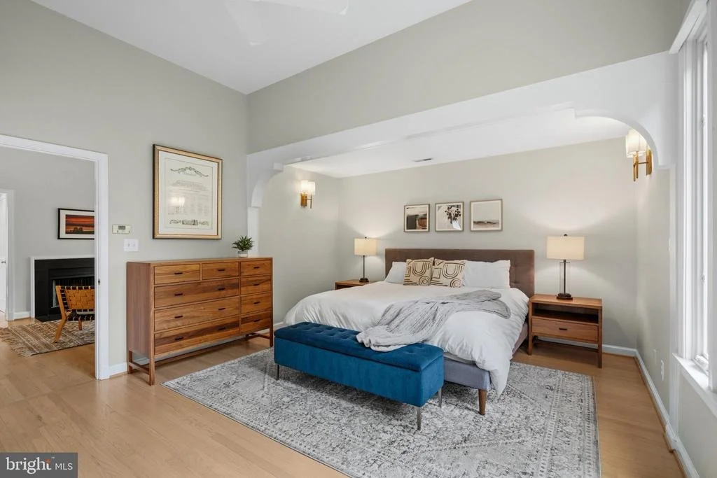 Photo of 7301 SUMMIT AVENUE