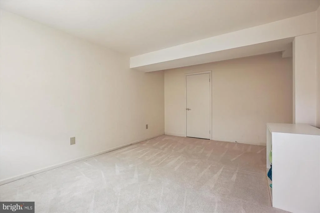 Photo of 9537 FOX HOLLOW