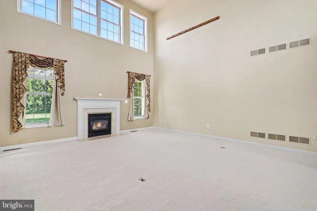 Photo of 12 E SUMMIT DRIVE