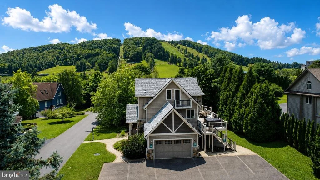 Photo of 250 LAKE POINTE DRIVE
