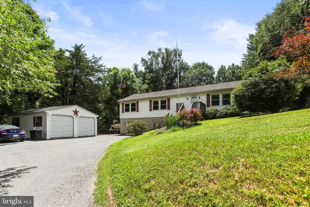 Photo of 964 AUBEL ROAD