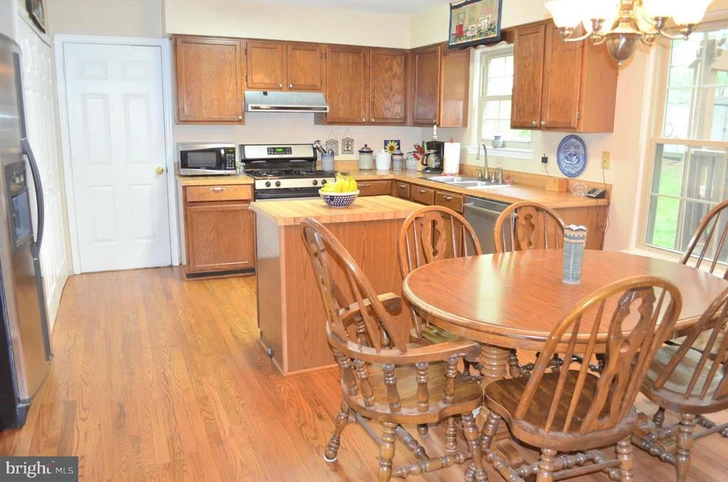Photo of 9427 CLOVERHILL ROAD