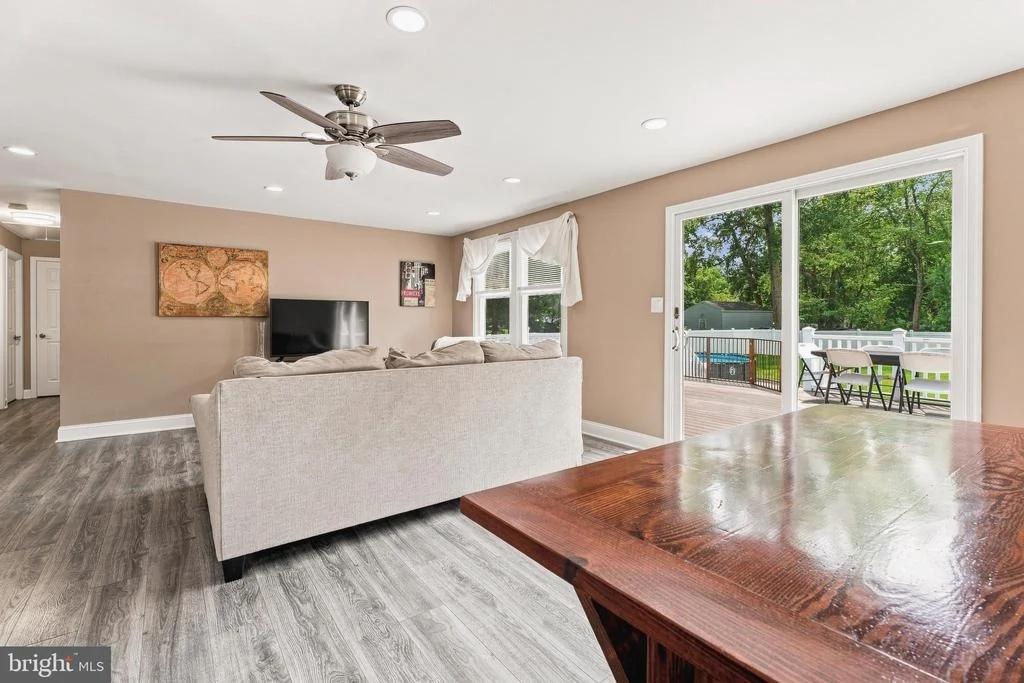 Photo of 6921 UNIVERSITY DRIVE