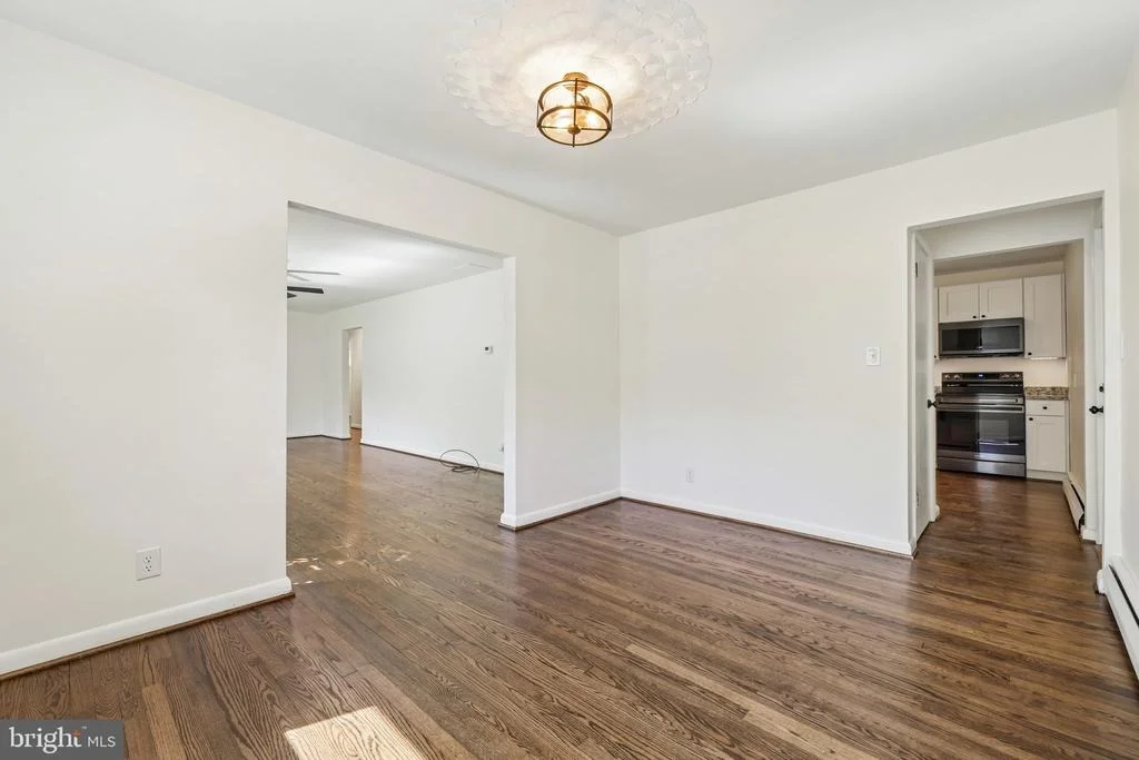 Photo of 816 MEADOW ROAD