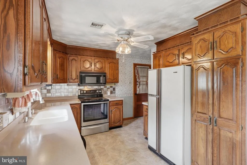 Photo of 5893 AMBAU ROAD