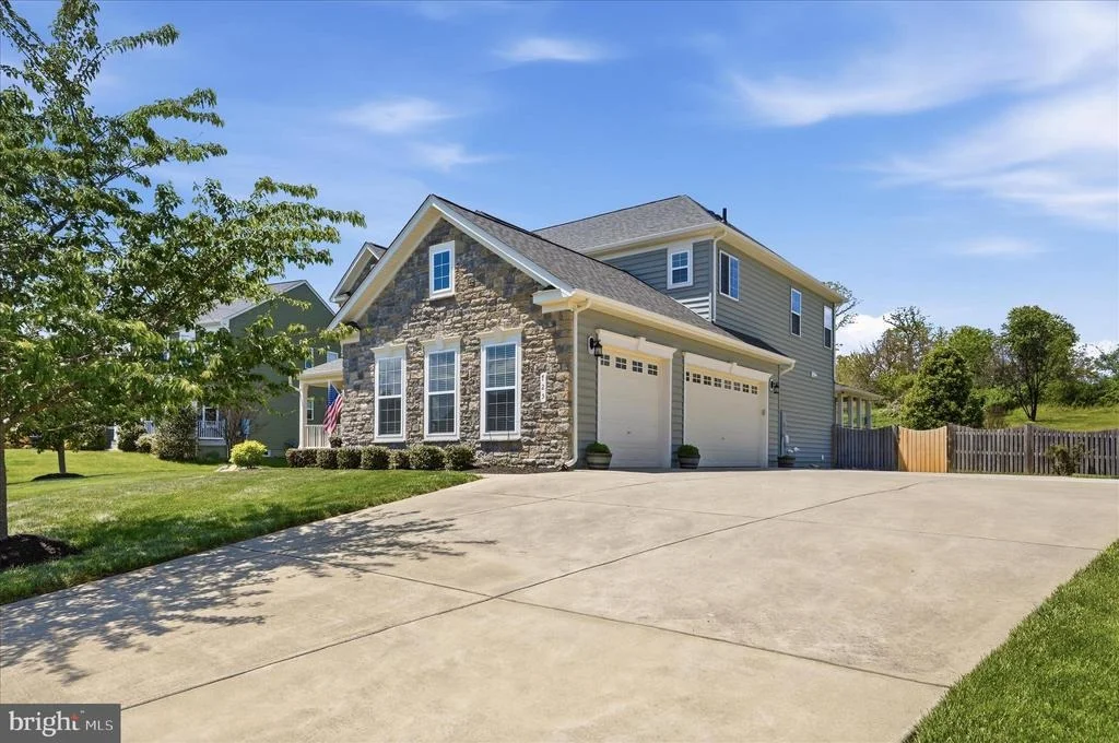 Photo of 725 MCGUIRE CIRCLE