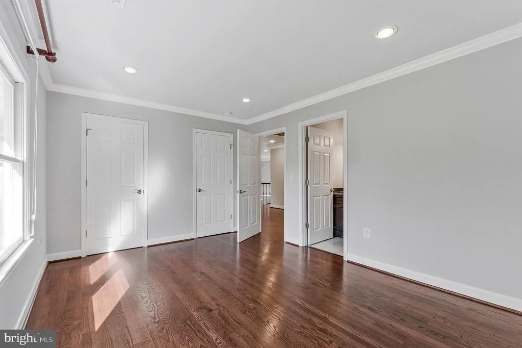 Photo of 8611 BROOK ROAD