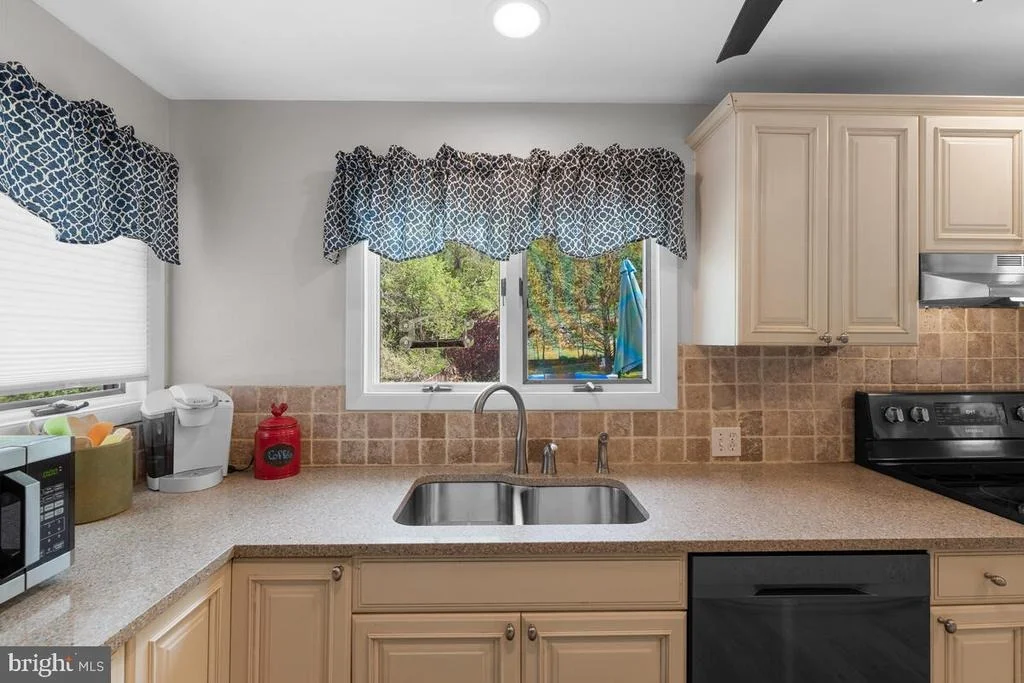 Photo of 607 REST AVENUE