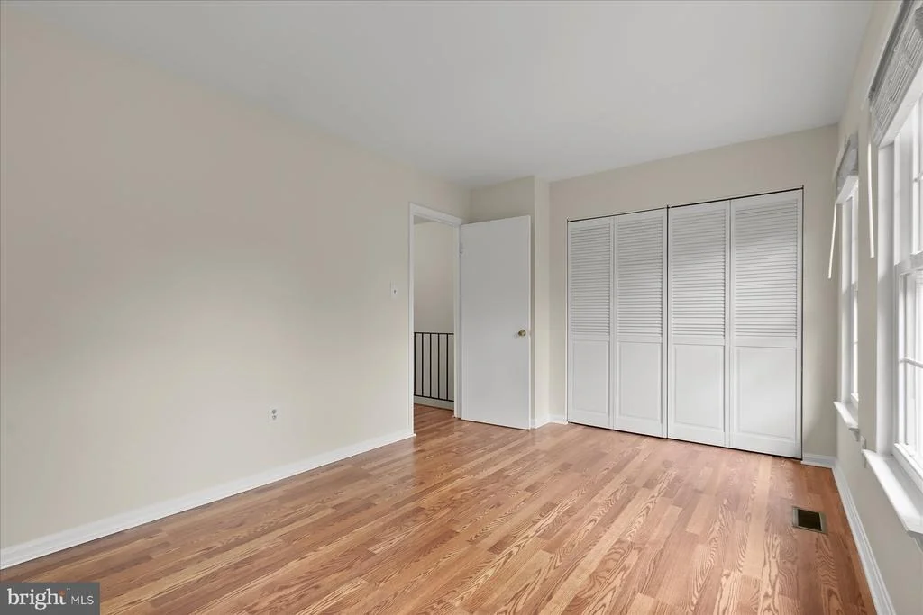 Photo of Unit 191 at 1842 BRONZEGATE BOULEVARD