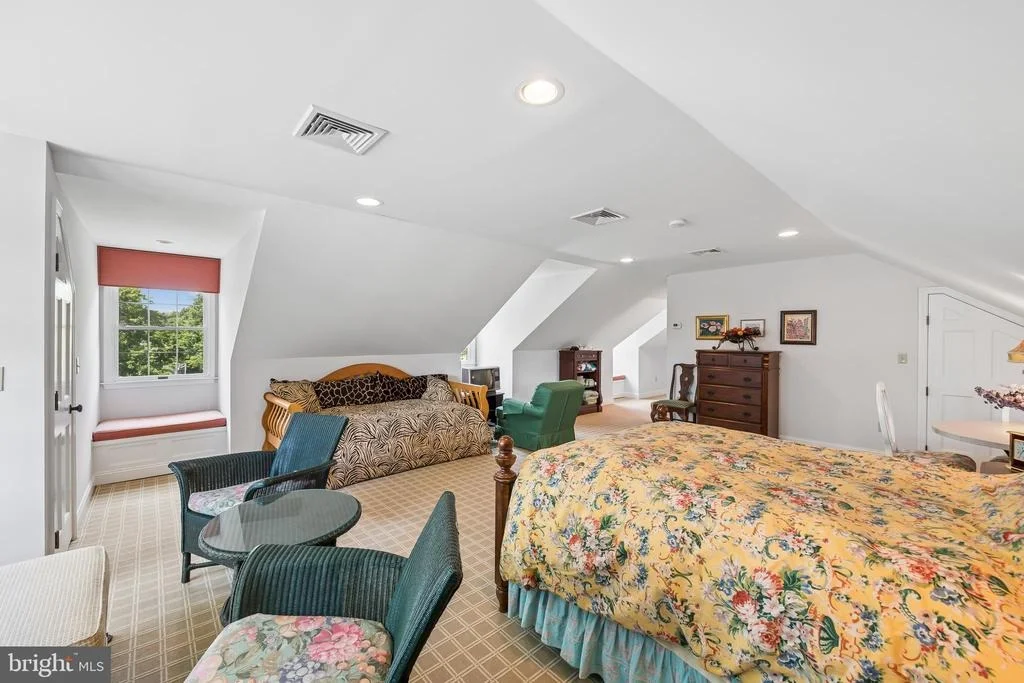 Photo of 24 MEADOW LANE