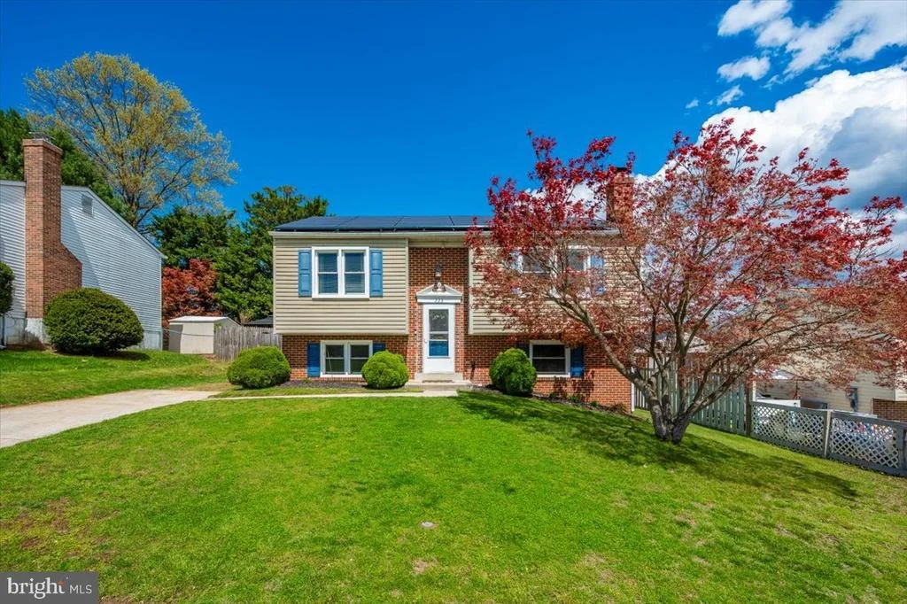 Photo of 223 TAMARACK WAY