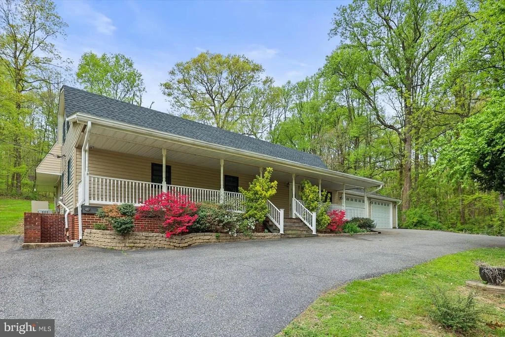 Photo of 1426 RIDGE ROAD
