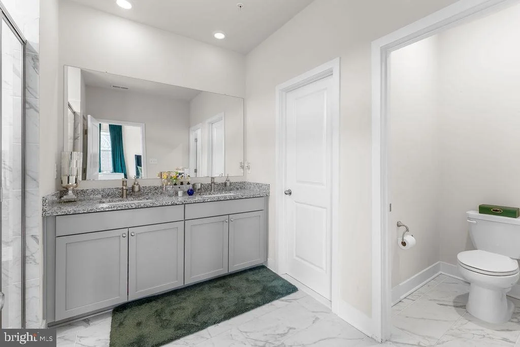 Photo of 5196 NEWPORT CIRCLE