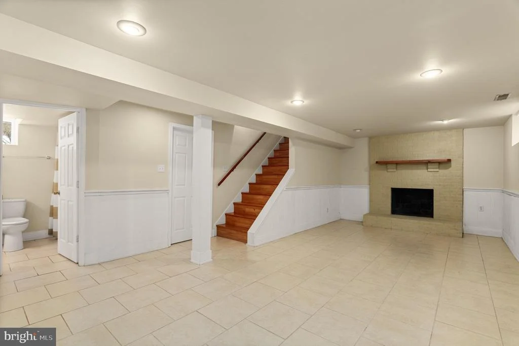 Photo of 100 HUNTCREST CIRCLE