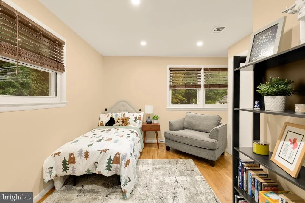Photo of 1024 DEVERE DRIVE