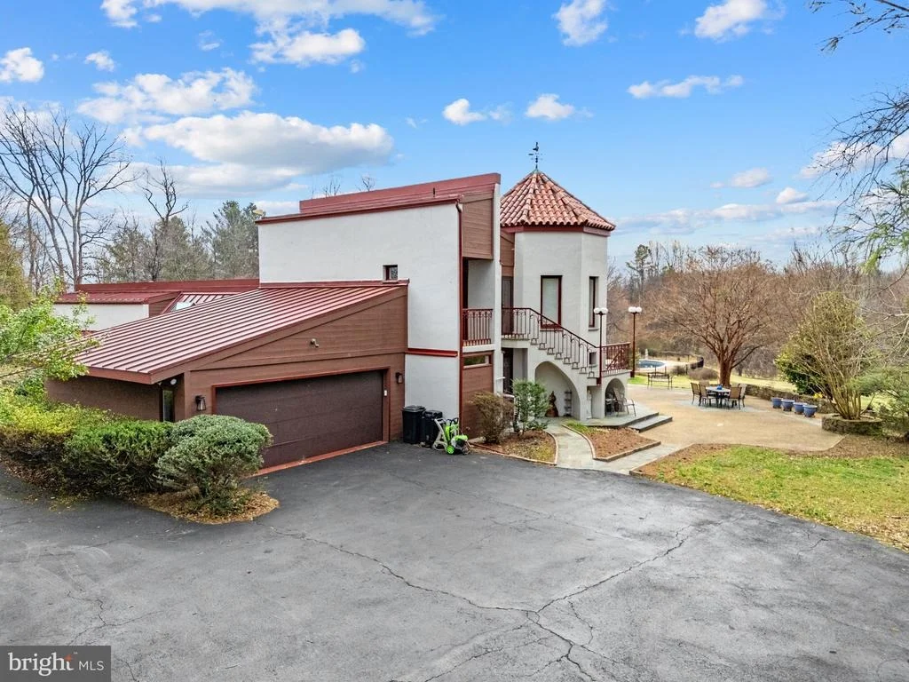 Photo of 3850 COBBLER MOUNTAIN ROAD
