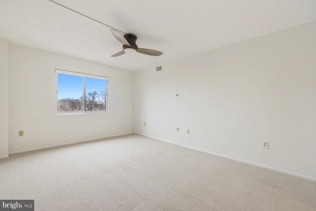 Photo of Unit 2801 at 15107 INTERLACHEN DRIVE