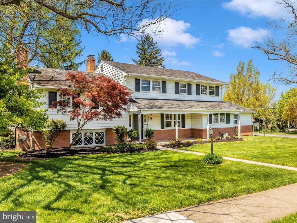 Photo of 131 FAIRVIEW AVENUE