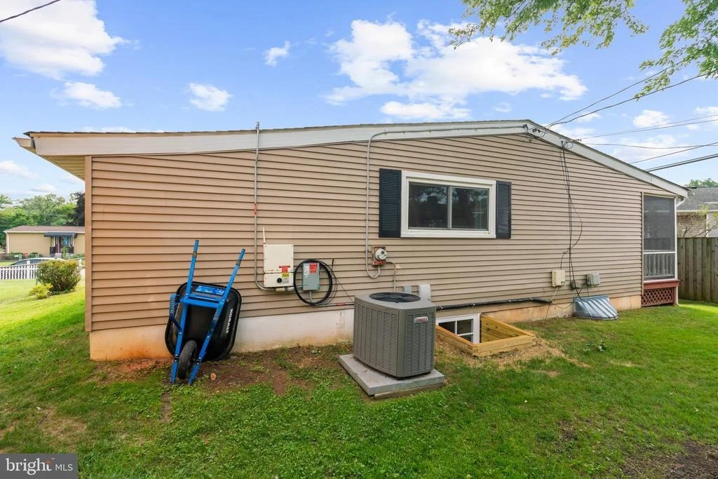 Photo of 1300 GILBERT PLACE
