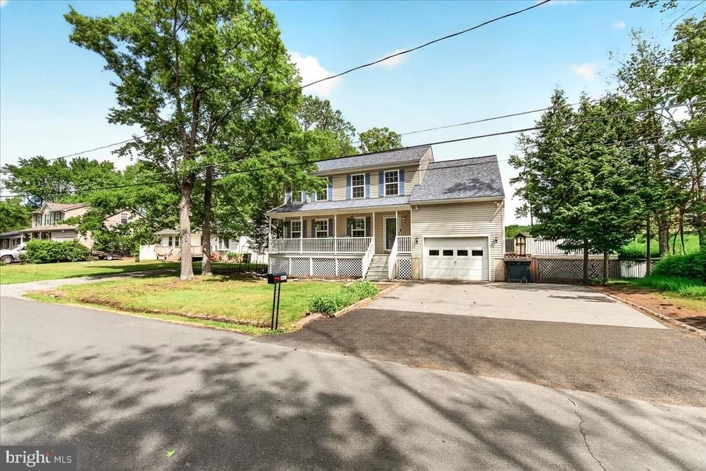 Photo of 3847 HOLLY DRIVE