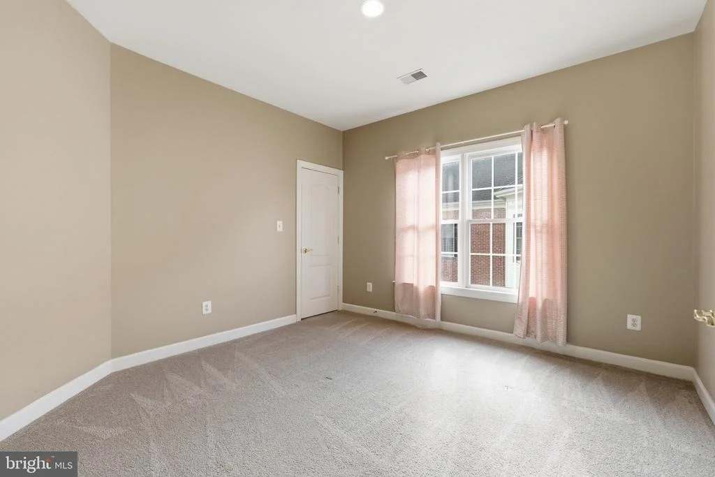 Photo of 729 CRISFIELD WAY