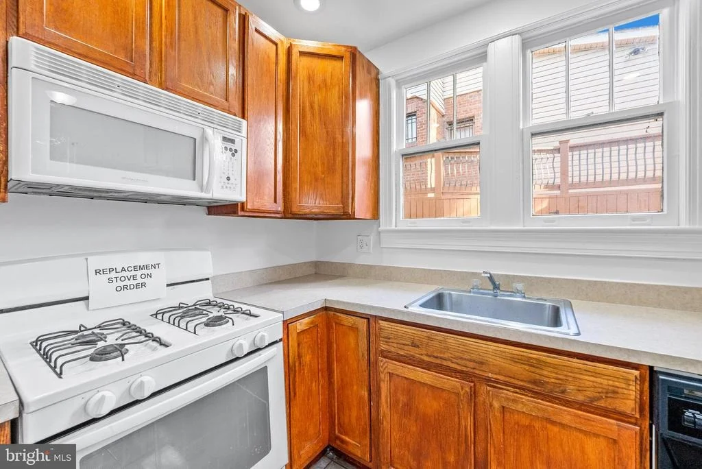 Photo of 232 TUCKERMAN STREET NW