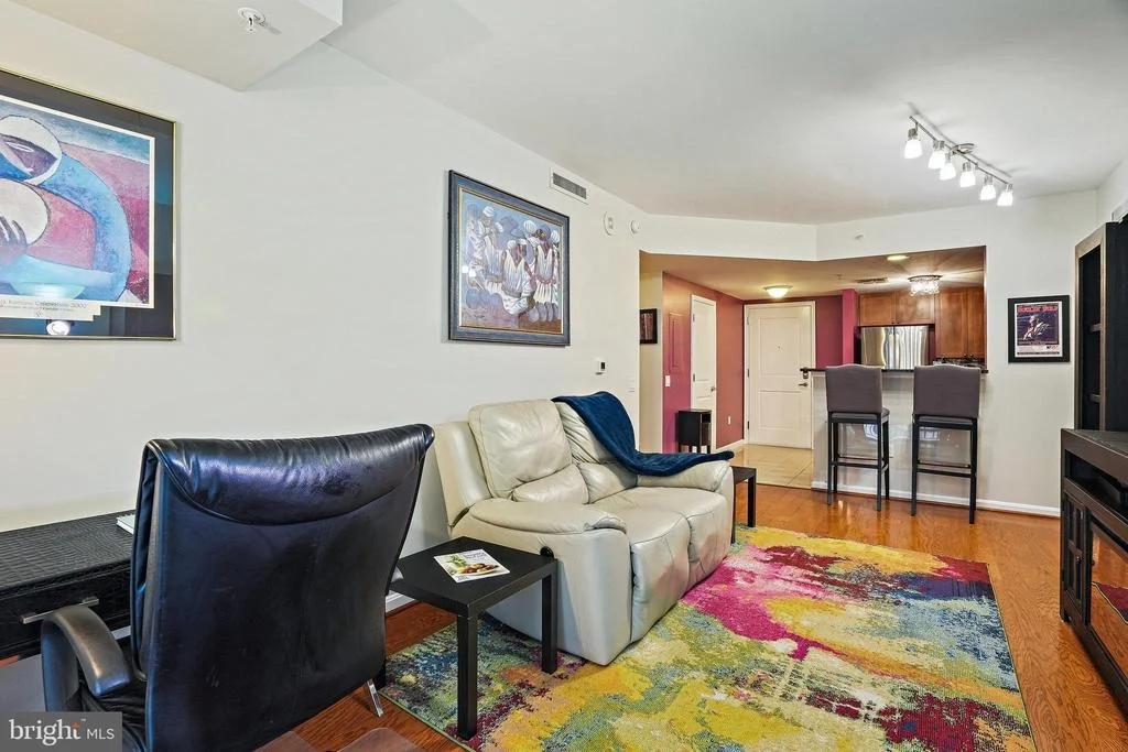 Photo of Unit 402 at 930 WAYNE AVENUE