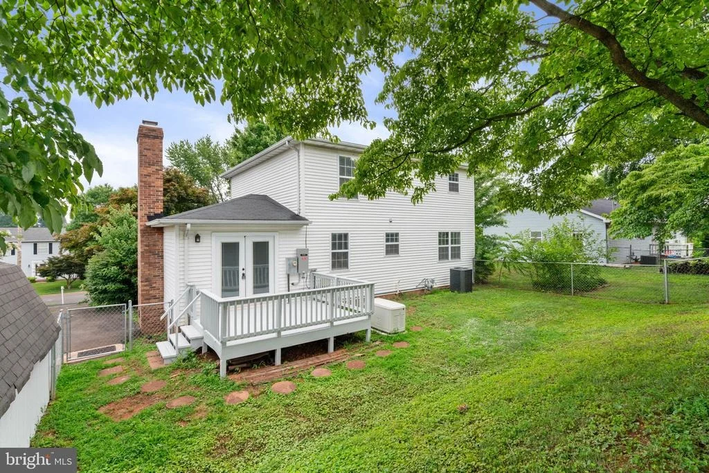 Photo of 2309 MAPLEWOOD DRIVE