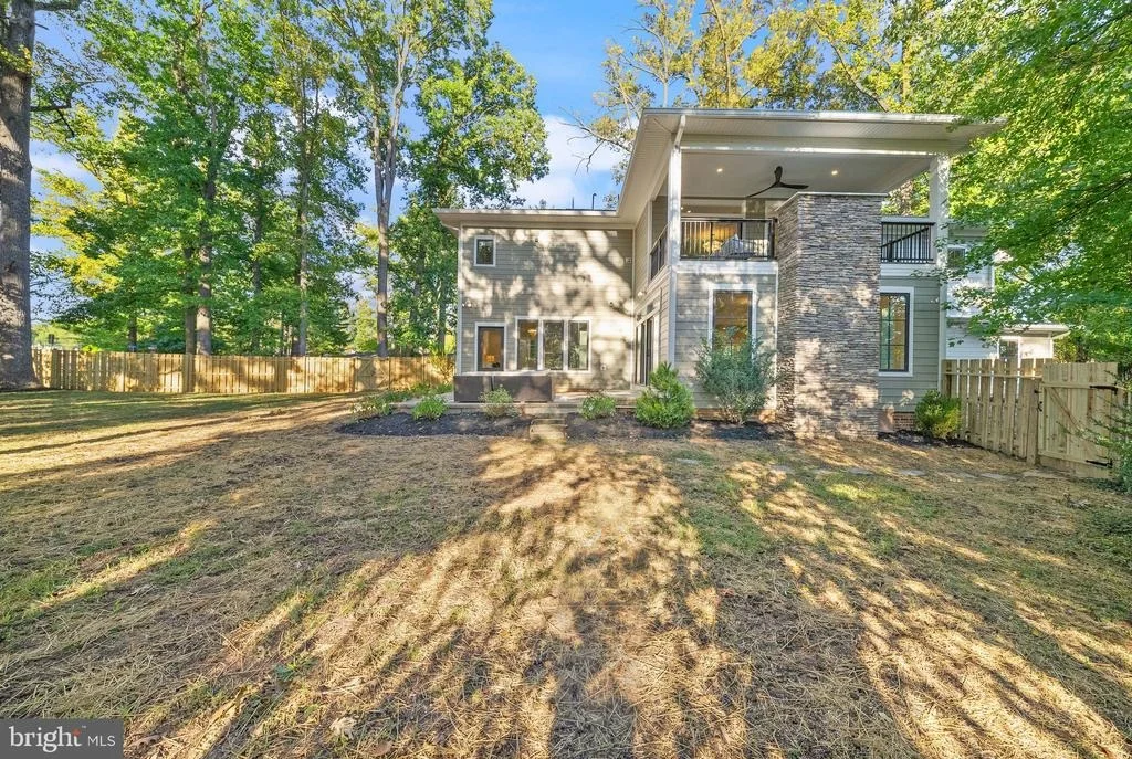 Photo of 8615 ACORN CIRCLE