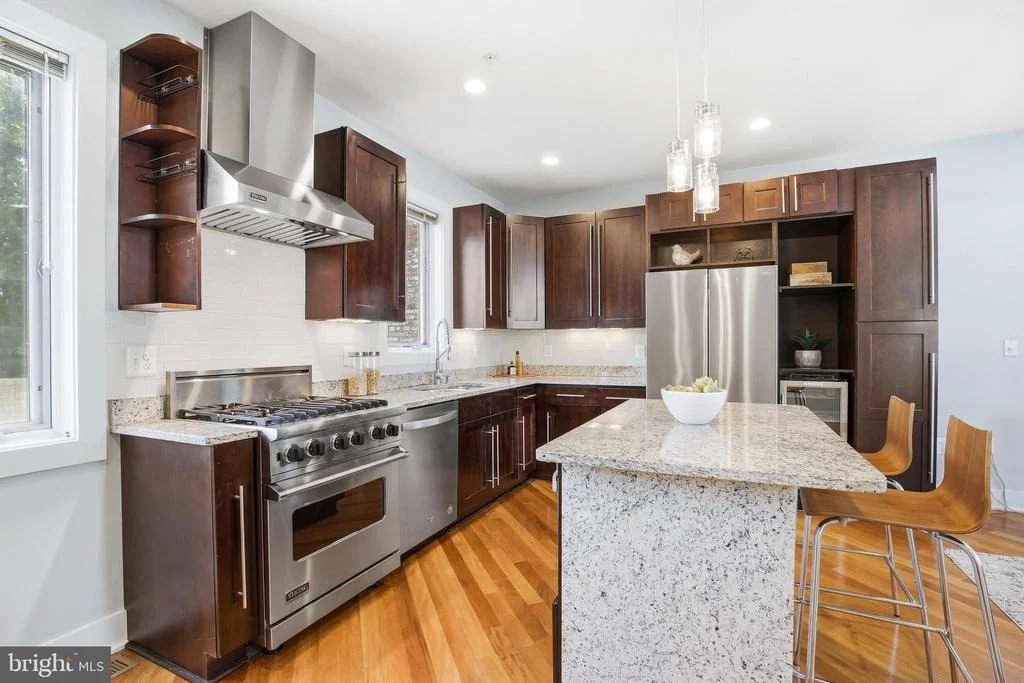 Photo of 915 3RD STREET NE
