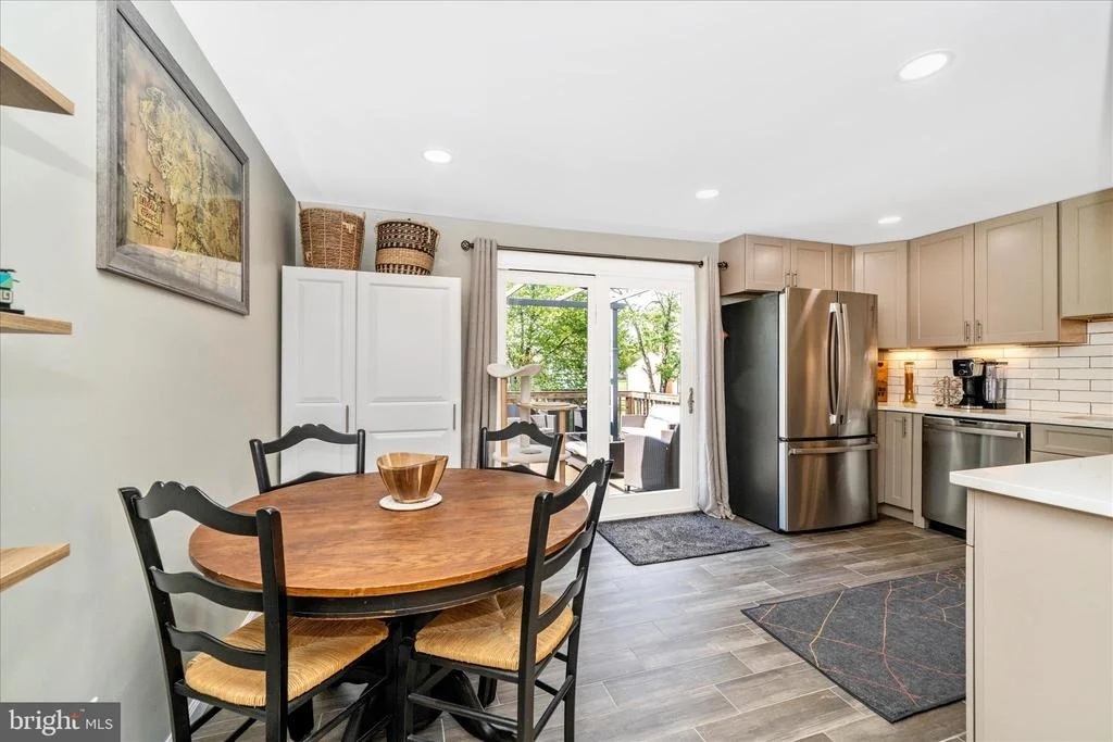 Photo of 5696 PEBBLE DRIVE