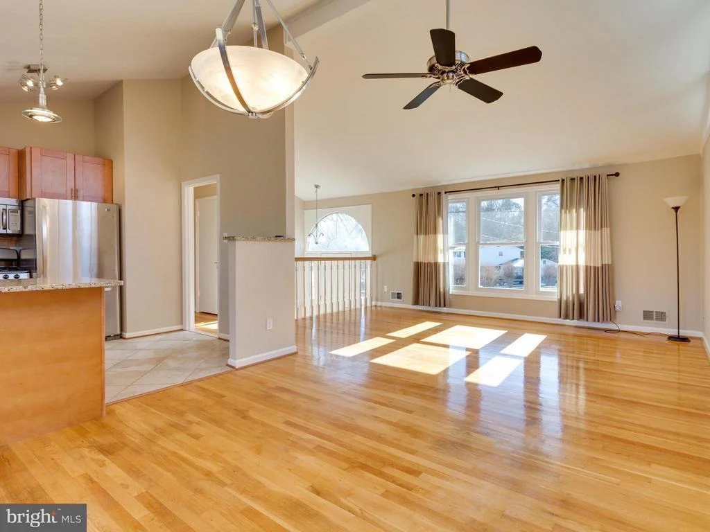 Photo of 8702 VICTORIA ROAD
